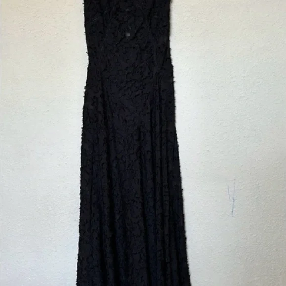House of CB
House of CB 'Seren' Black Floral Lace Back Maxi Dress size M - Picture 11 of 13